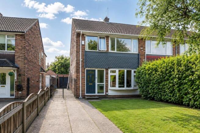 3 bed Semi-Detached for sale in scawthorpe