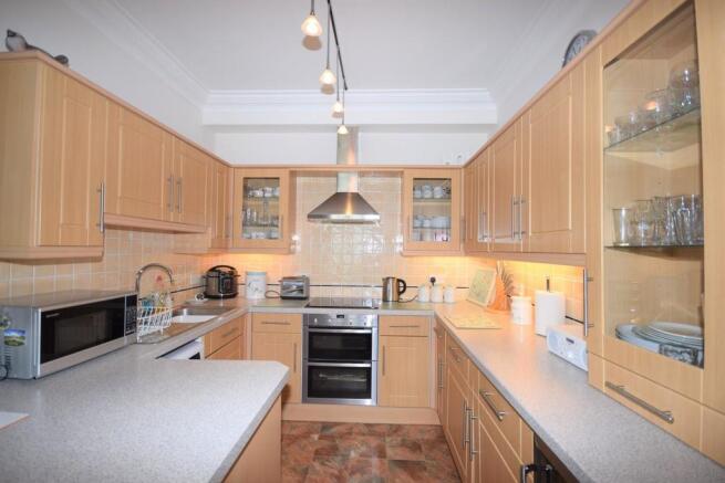 KITCHEN..jpg
