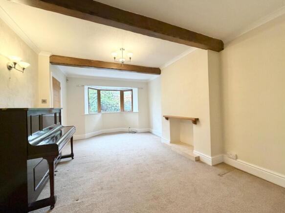 4 bed Detached to rent Image 3