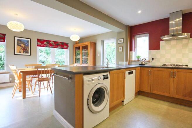 Kitchen/Dining...