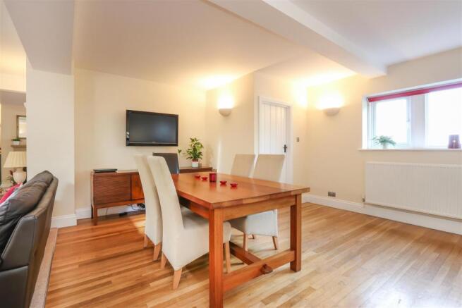Dining Area2.jpg