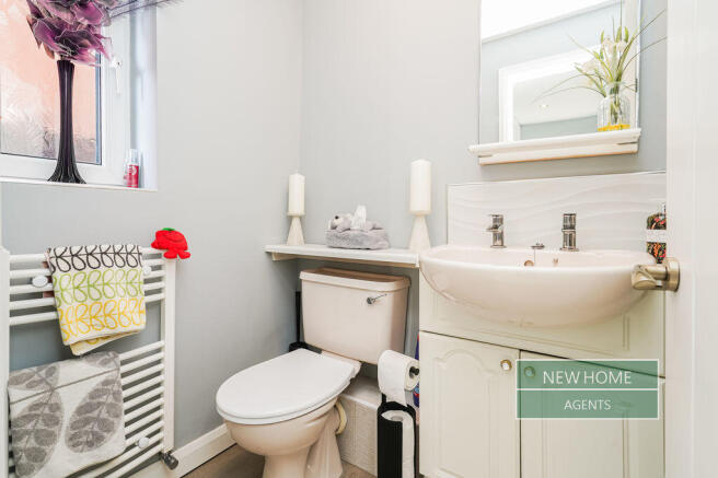 4 bed Detached for sale Image 10