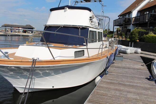 Room for 12m Boat