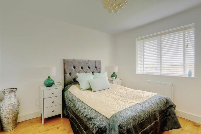 4 bed Semi-Detached to rent Image 4