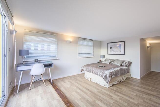 Double bedroom 