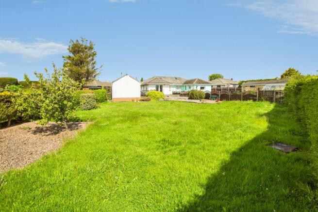 2 bed Semi-Detached Bungalow for sale Image 10