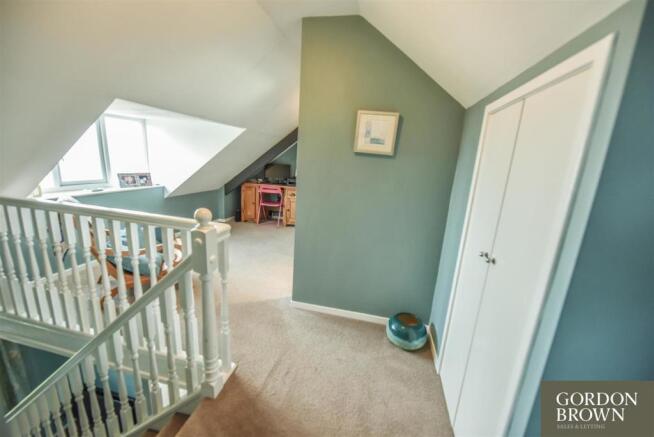 FIRST FLOOR LANDING