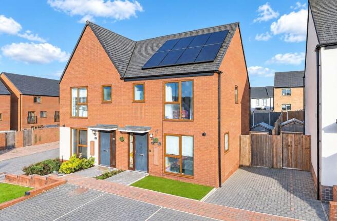 3-bed semi-detached on Oak Trees Avenue, Ketley, TF1, £210,000