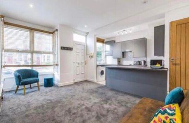 5 bed Terraced to rent Image 6