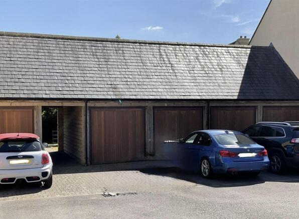 25, Matthews Walk, Cirencester photo 5