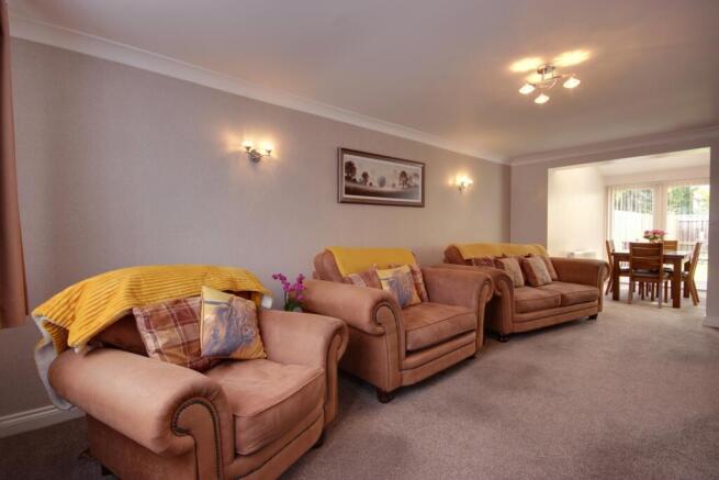 3 bed Semi-Detached for sale Image 8