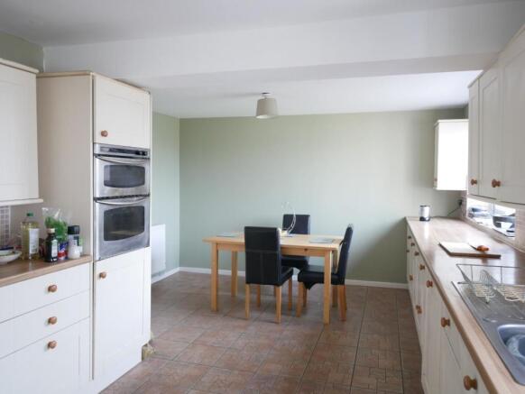 Kitchen/Breakfasting Room