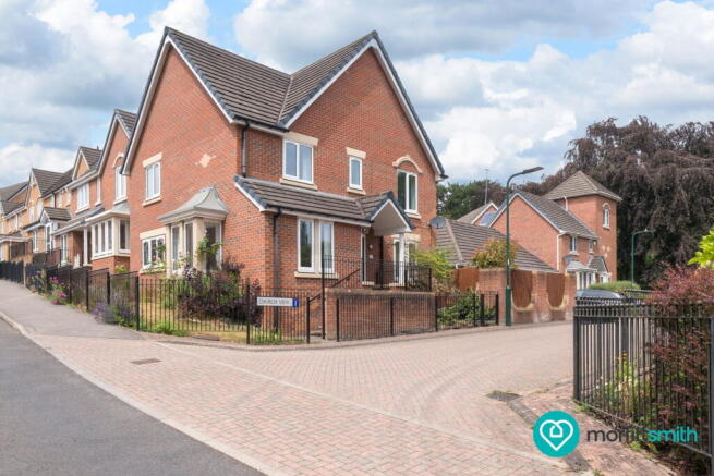 4 bed Semi-Detached for sale Image 5