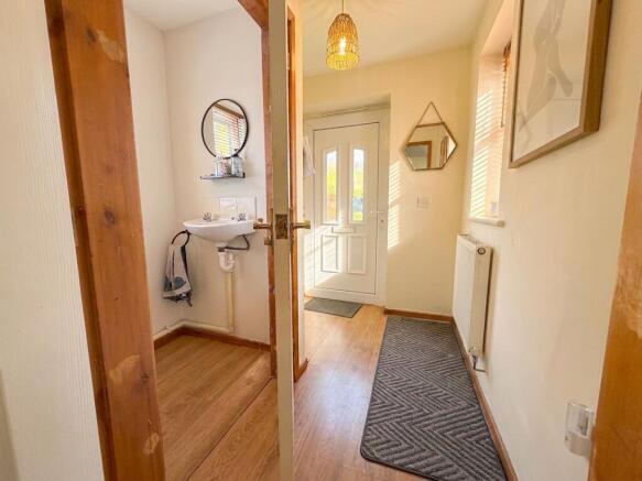 3 bed Semi-Detached for sale Image 9