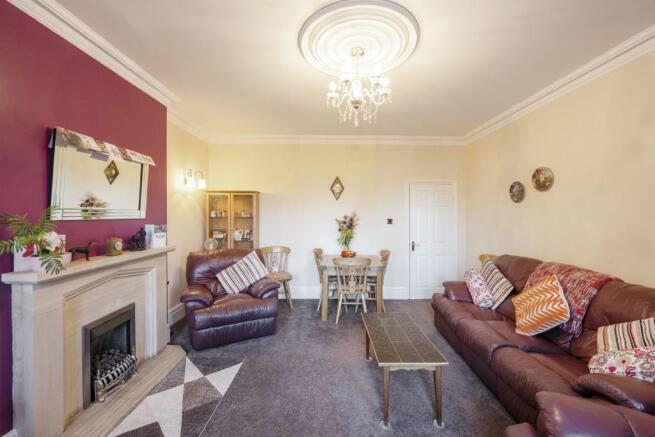 2 bed Flat for sale Image 7