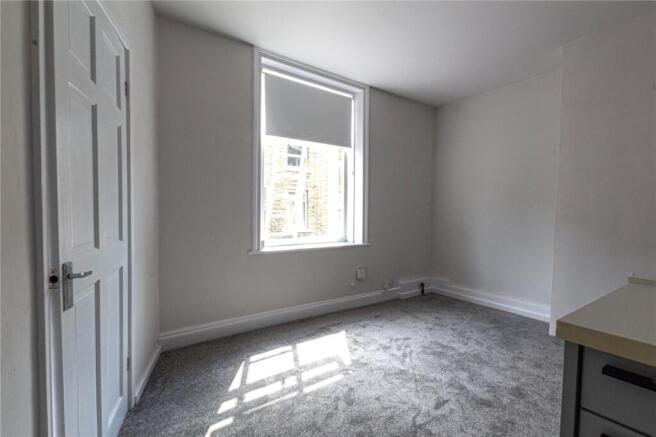 2 bed House to rent Image 6
