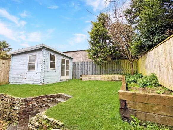 Tamarinda Rear Garden