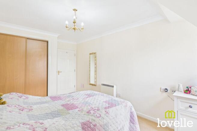 2 bed Flat for sale Image 8