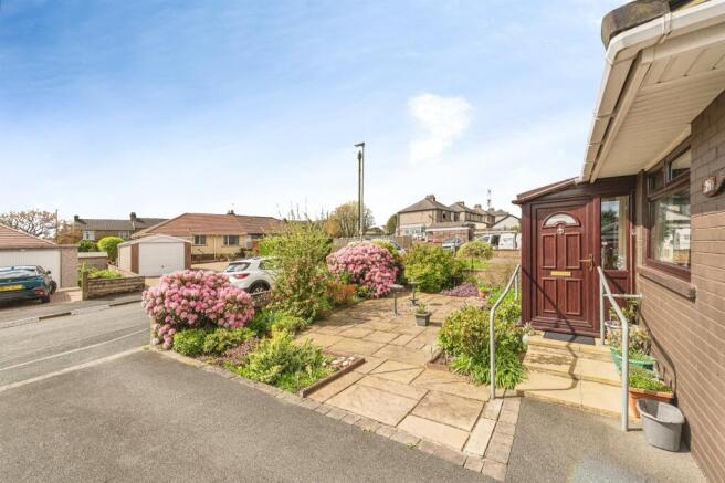 2 bed Semi-Detached Bungalow for sale Image 10