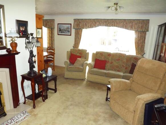 Lounge / Dining Room