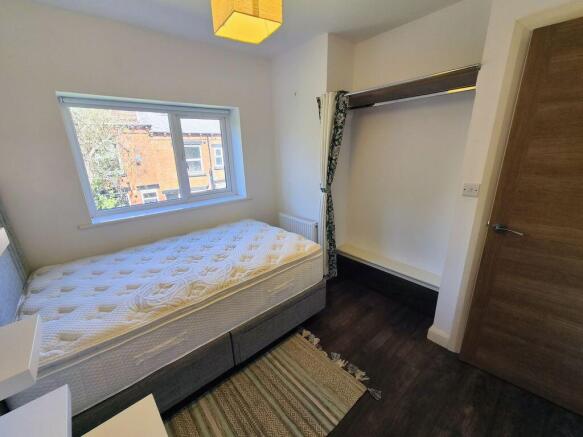 2 bed Terraced to rent Image 10