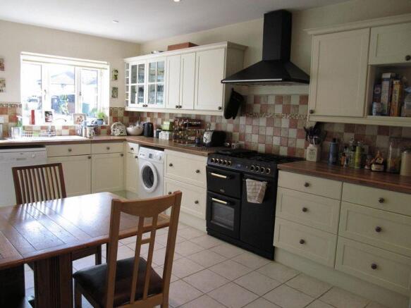 KITCHEN DINER