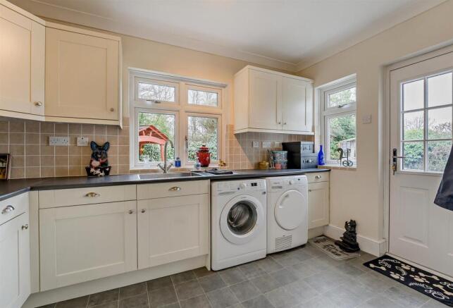 8641134-interior02v2-800.jpg