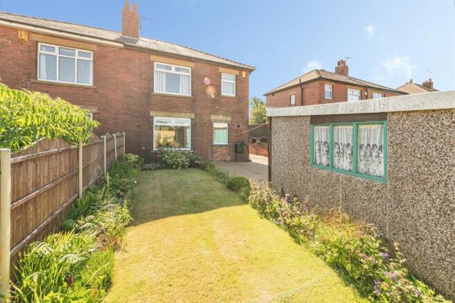 3 bed Semi-Detached for sale Image 11