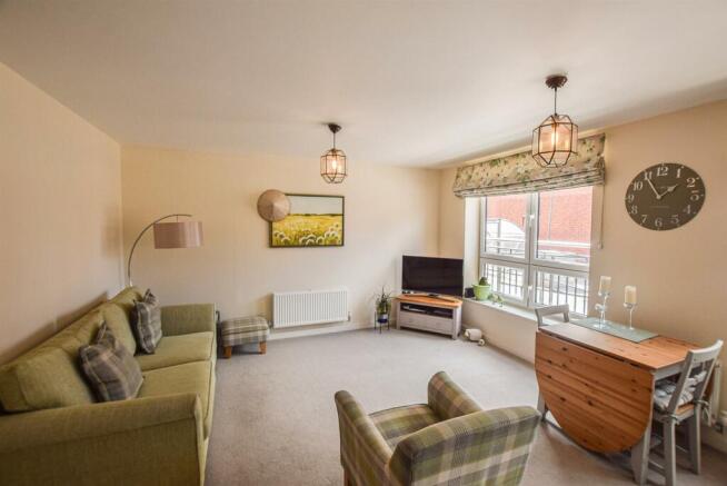 2 Riverbank Court - living room.jpg