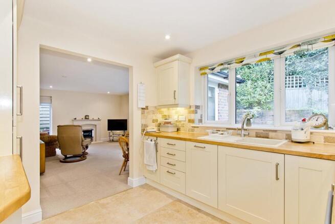 kitchen2.jpg