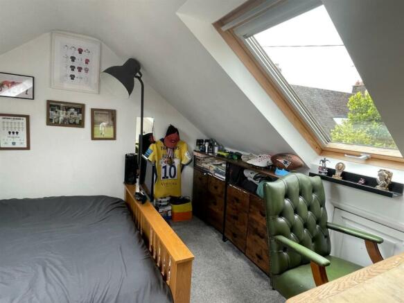 Bedroom..jpg