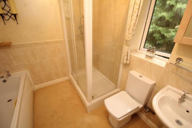 Master En-suite