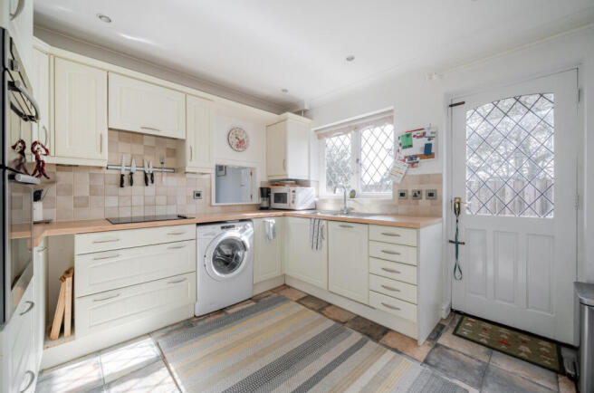 1434113-17-69c3b8...