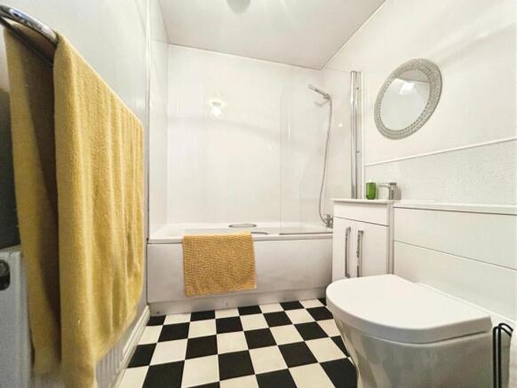 4 bed Semi-Detached for sale Image 10