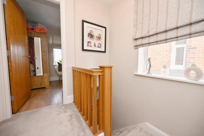 3 bed Semi-Detached for sale Image 11