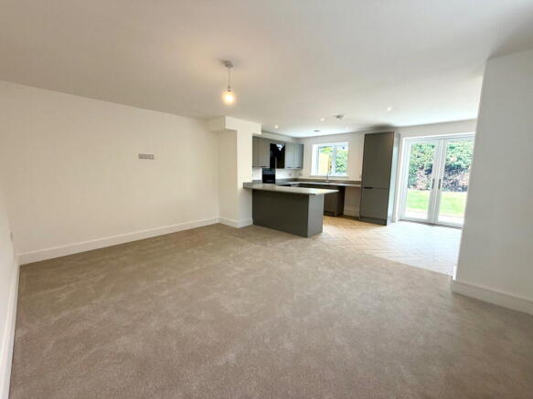 3 bed Detached for sale Image 8