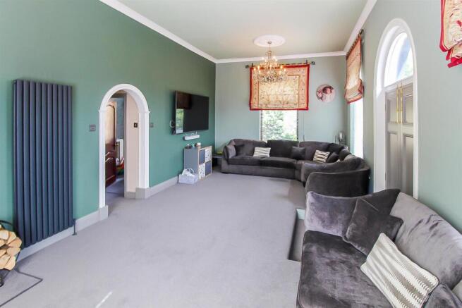 4 bed Detached for sale Image 4