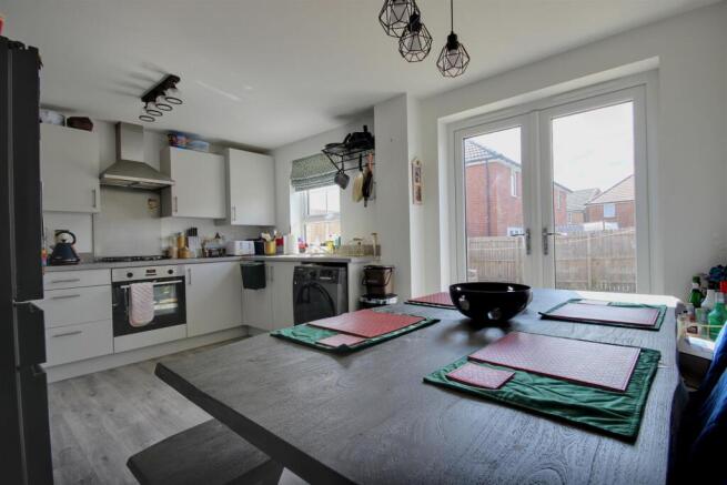 3 bed Semi-Detached for sale Image 5
