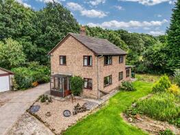 Haggwood, Pontefract Road, Hemsworth, Pontefract WF9 5LW