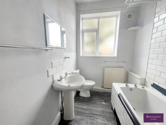 3 bed Terraced to rent Image 4