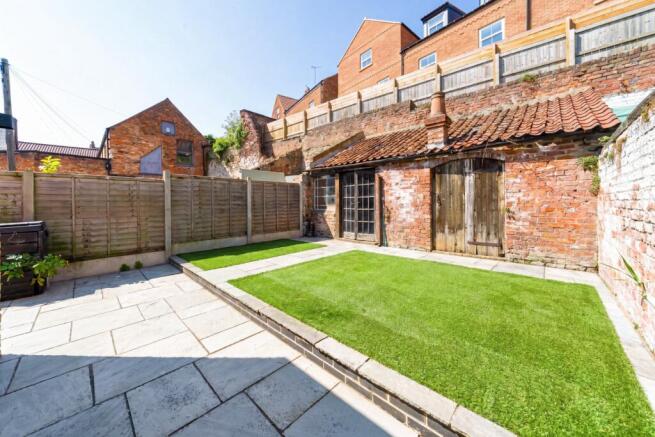 4 bed Terraced for sale Image 10