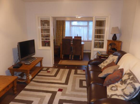 LIVING ROOM 
