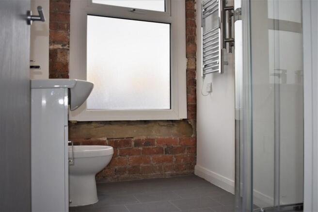 2 bed Apartment to rent Image 8