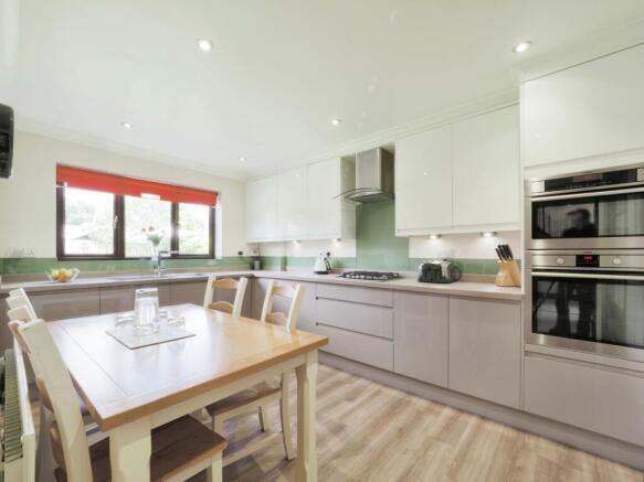 Kitchen/Breakfast