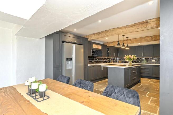 3 bed Semi-Detached for sale Image 7