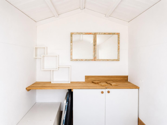 Beach Hut 63