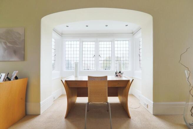 7 bed Detached for sale Image 10
