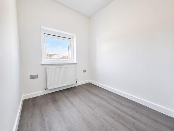 3 bed House to rent Image 11
