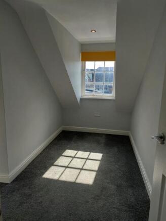 2 bed Apartment to rent Image 4