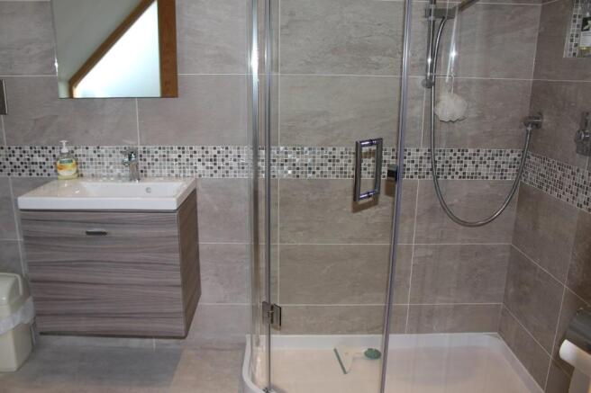 En-suite Shower R...